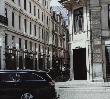 9 Best French Fashion Brands That Instantly Elevate Outfits
